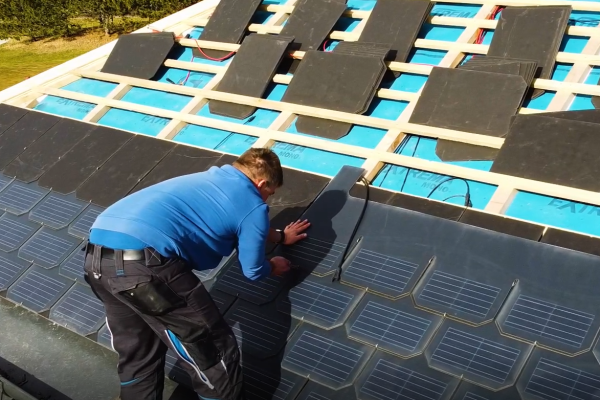 DAS Energy Solar Roof PV-Modul für Dächer mit Doppeldeckung